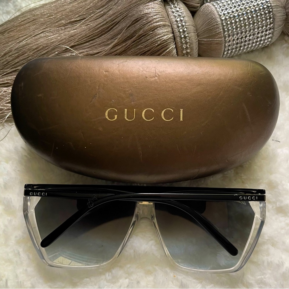 Gucci framed sunglasses with carrying case